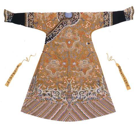 图6 乾隆时期龙袍中的龙纹.jpg