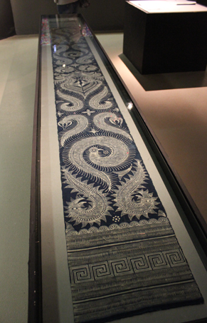 精美的苗族展品2