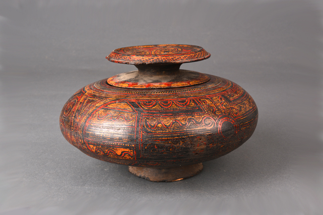 彩绘圆形漆食盒