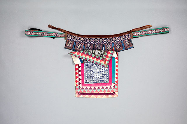 毕节挑花蜡染背儿带