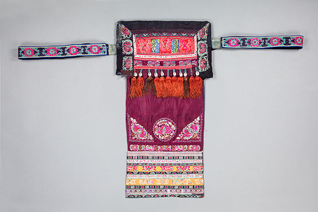 惠水苗绣花背儿带