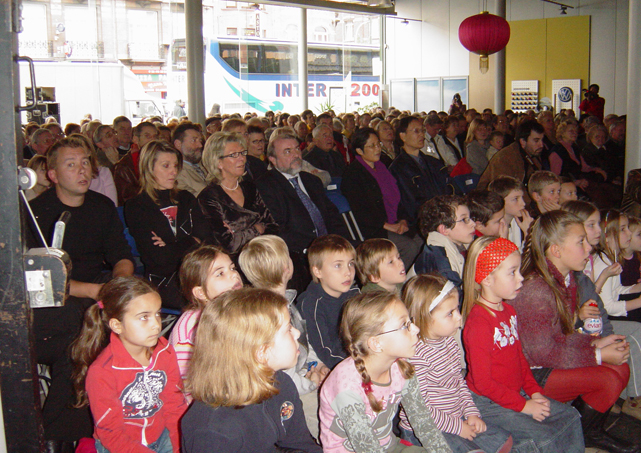 16 比利时观众-x.jpg