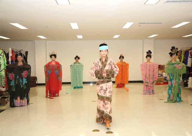 多彩中华将走进美国家庭 (2).jpg