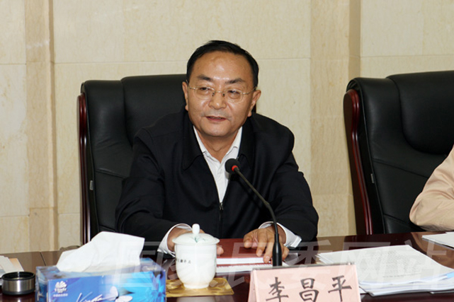10.李昌平在座谈时讲话.jpg
