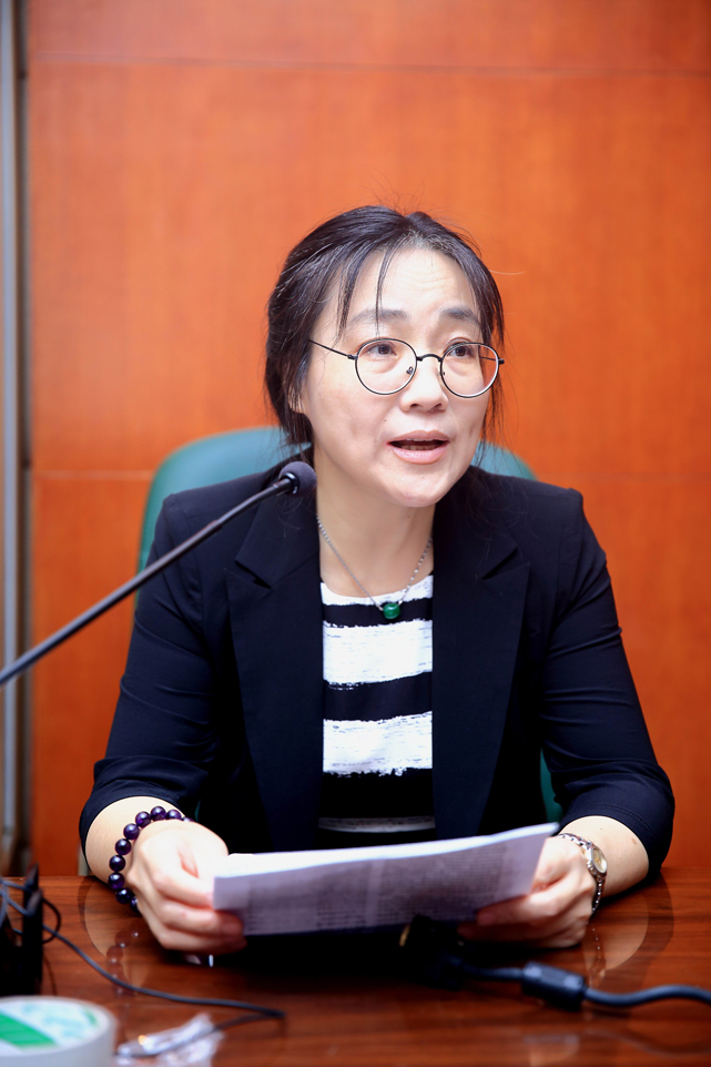 郑馆长讲话图.jpg 郑馆长讲话图.jpg